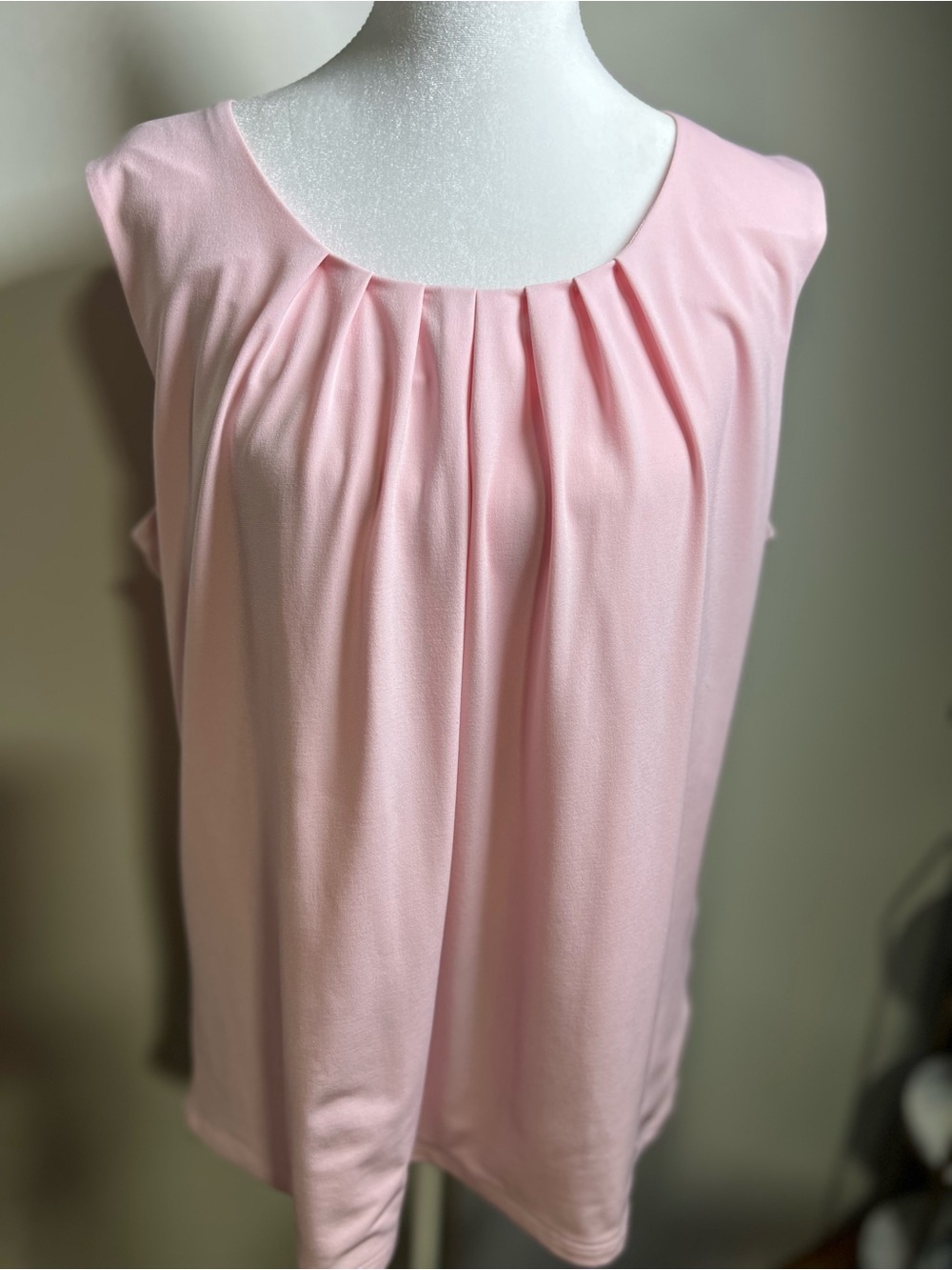 Jones Studio Pink Pleated Sleeveless Camisole